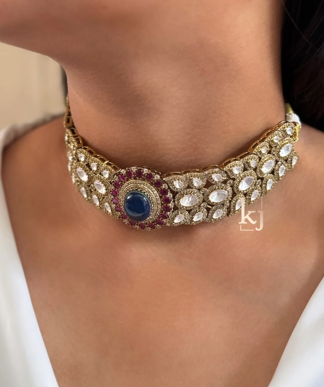 Azalea choker set