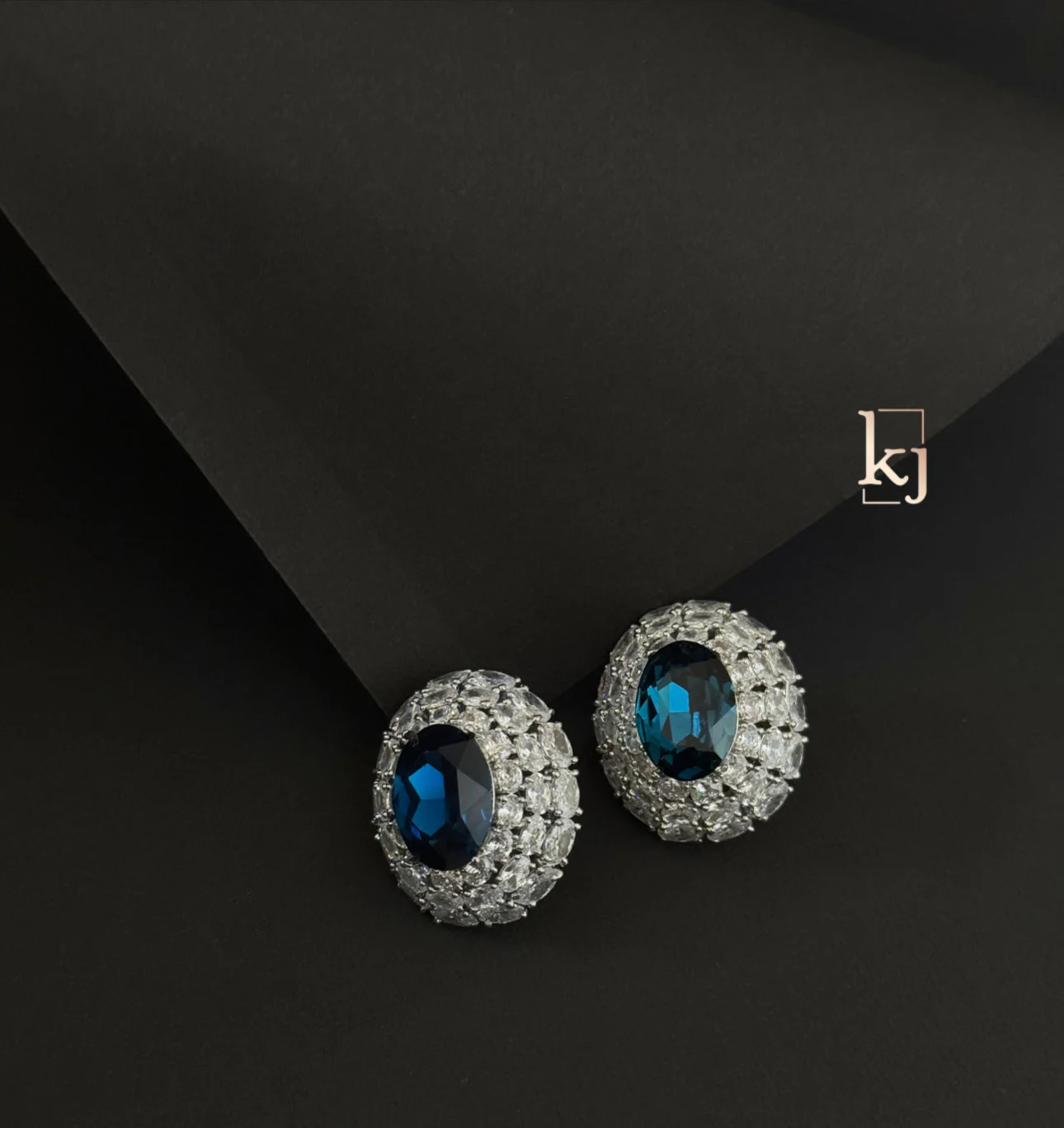 Eira Earrings set - Image 2
