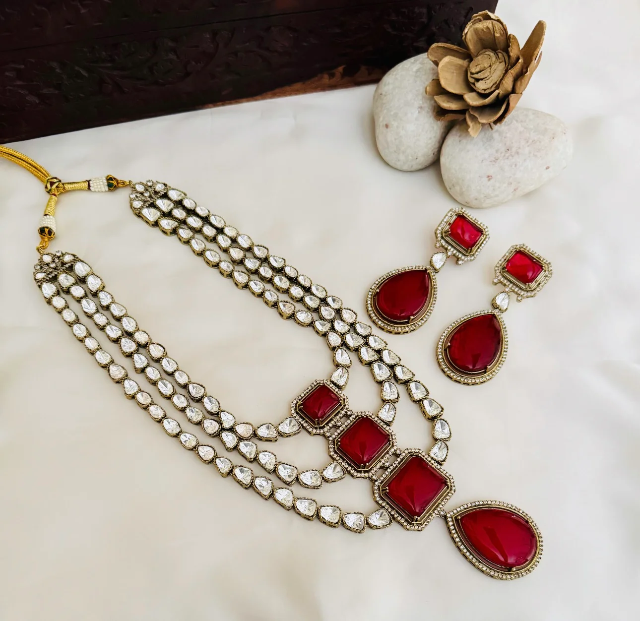 Eleanor 3 layer Necklace Set - Image 4