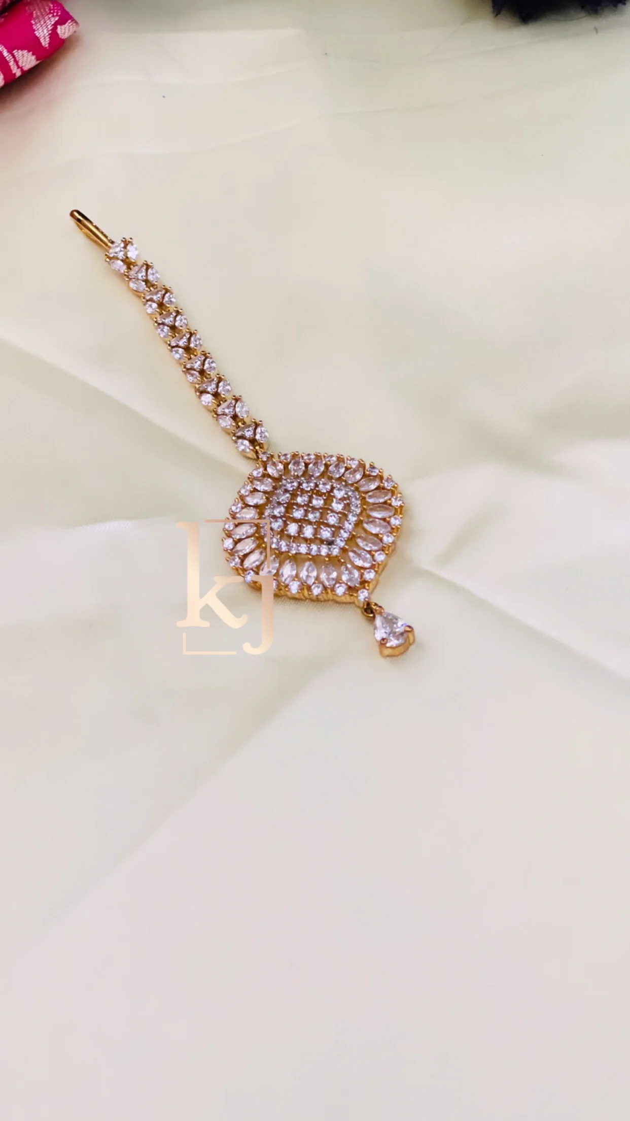 Nancy Gold Plated Traditional Kundan Maang Tika - Image 3
