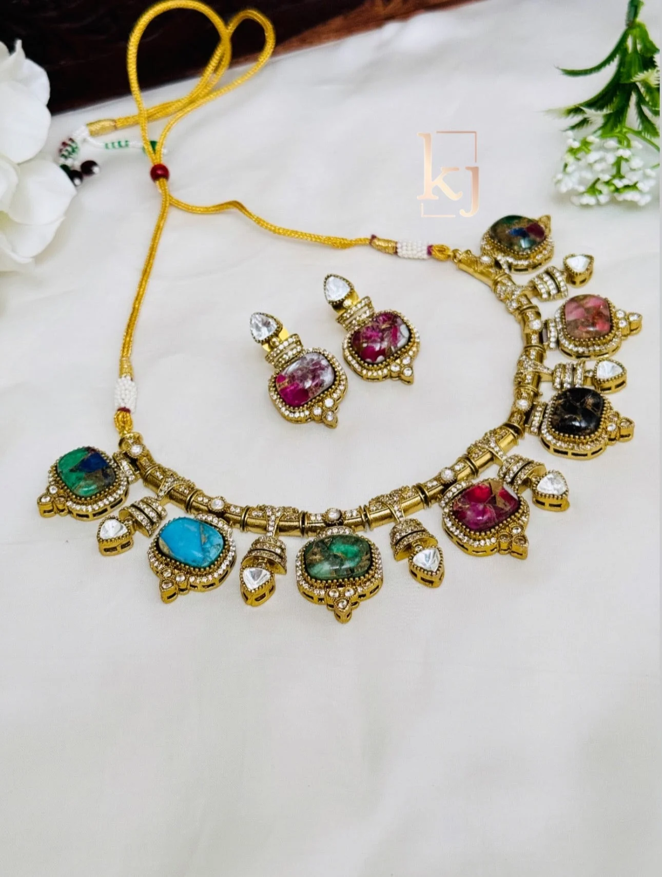 Helene necklace set - Image 3