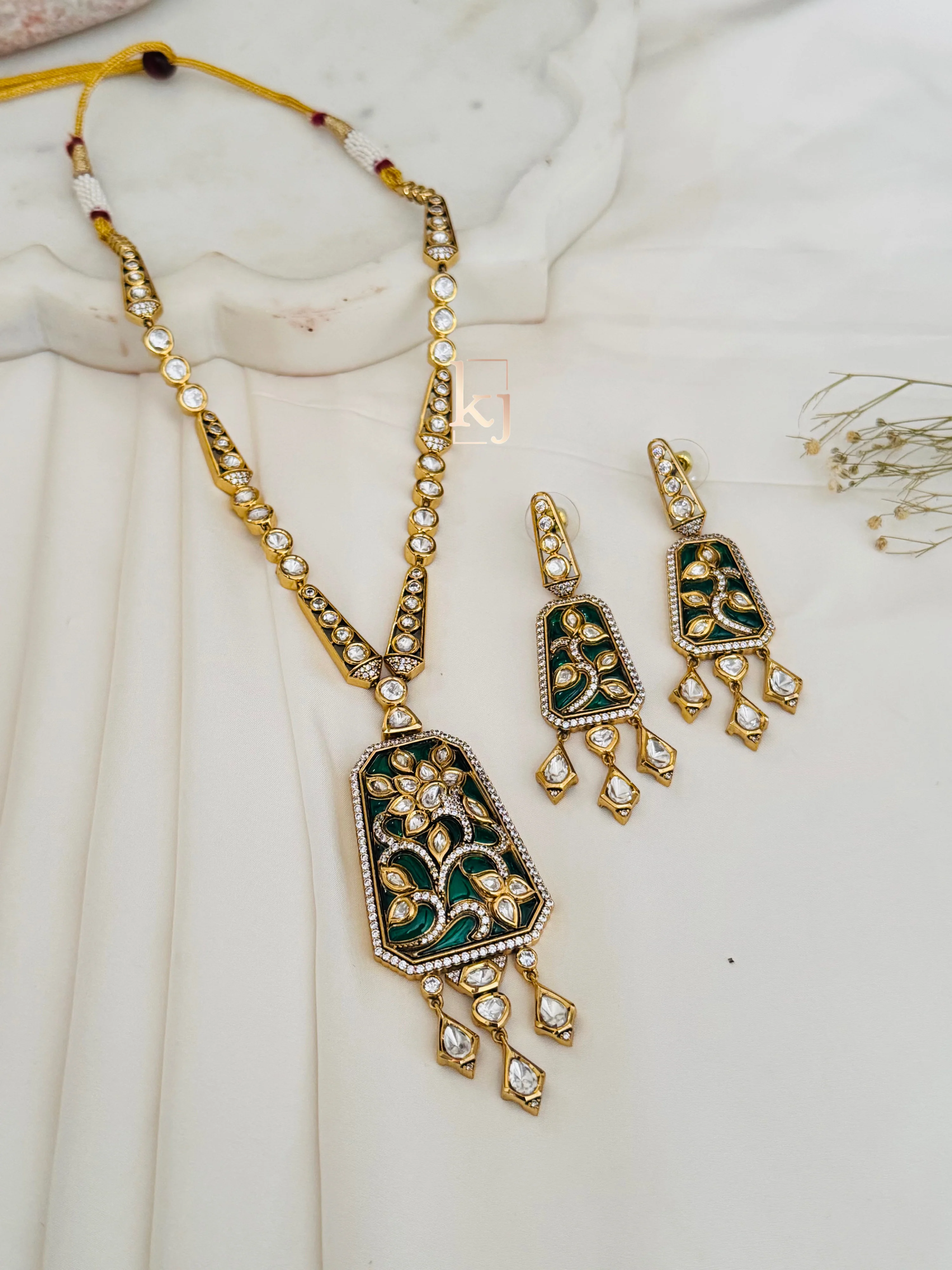 Jayna pendant set - Image 4