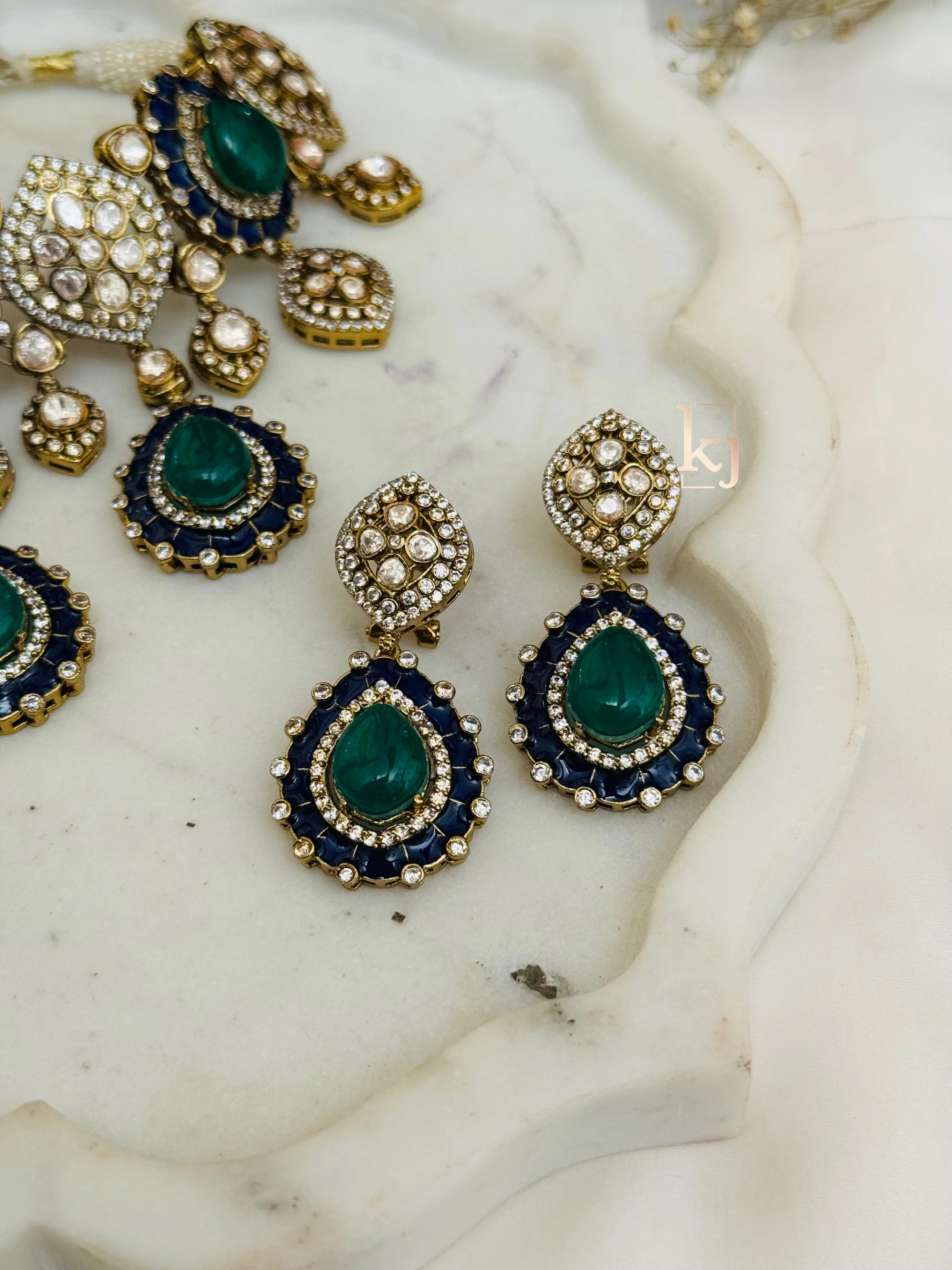 Posy choker set - Image 5